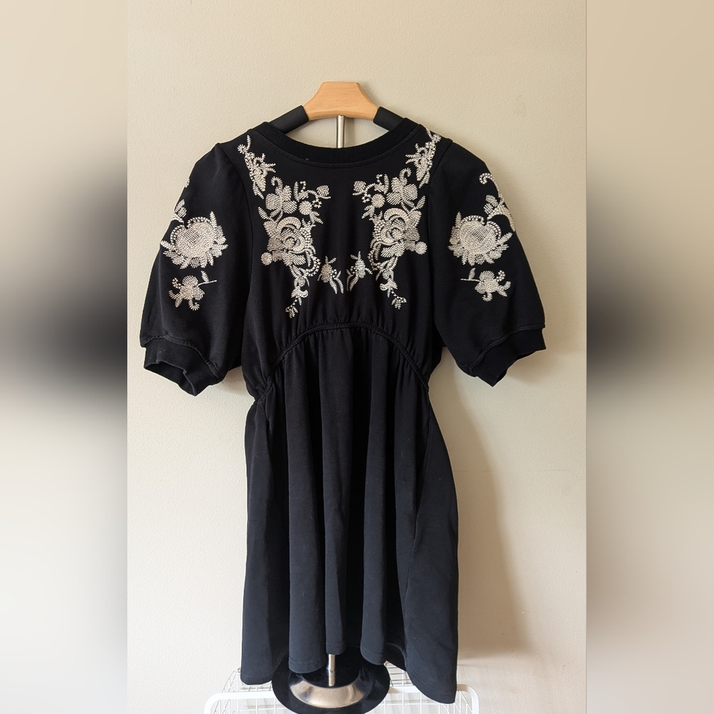 Black Dress with White Floral Detail - Jacquie The Label